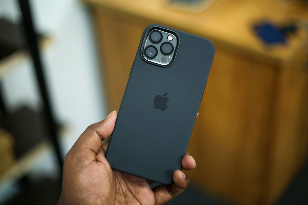 Apple Eyes Intel Chips